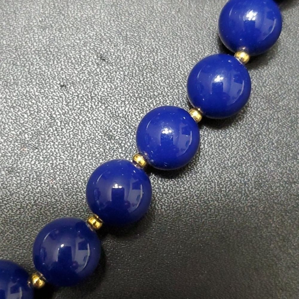 Marvella gold tone blue beaded necklace 36"